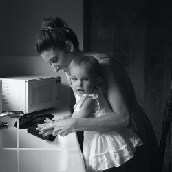 Cegah Penyebaran Covid-19, Yuk Ajarkan Si Kecil Rutin Mencuci Tangan