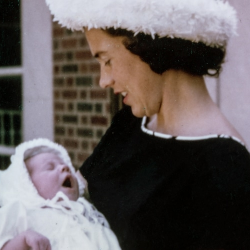 Mau Lebih Memahami Arti Tangisan Bayi? Belajar Dunstan Baby Language yuk, Mums!