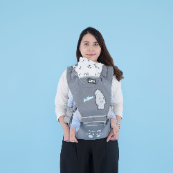 Menggendong Si Kecil, yang Baik Menghadap ke Arah Luar atau Dalam, Ya?