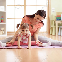 Selama di Rumah, Yuk Mums Tetap Berolahraga Bersama Si Kecil!