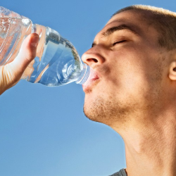 Berapa Banyak Harus Minum Air Putih Dalam Sehari?