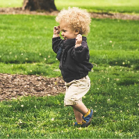 Mums, Kenali Tumbuh Kembang Anak Usia 2 Tahun yang Ideal