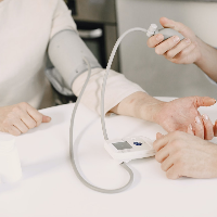 Mums, Waspadai Bahaya Melahirkan Tensi Tinggi