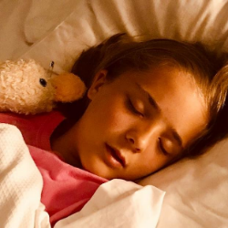 Si Kecil Pilek? Jangan Sembarang Berikan Obat Pilek untuk Anak, Mums!