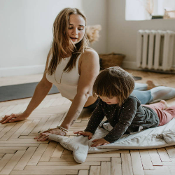 Kamu Mudah Jatuh? Kurang Gerak Salah Satu Penyebabnya!