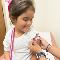 Jangan Ragu Imunisasi Meski di Tengah Pandemi, Berikut Panduannya!