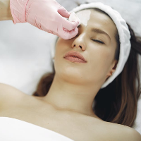 Pantang Dilanggar Mums! 5 Hal yang Harus Dihindari setelah Facial