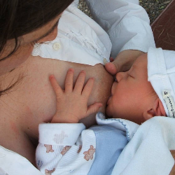 Panduan Pemberian ASI pada Ibu COVID-19