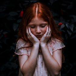 Mengapa Anak Tunarungu Cenderung Sulit untuk Berbicara?