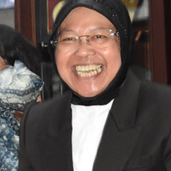 Walikota Surabaya Risma Dirawat di ICU, Sakit Apa?
