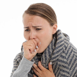 Kenali Penyebab Batuk dari Suaranya