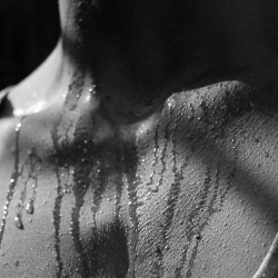 Kuis: Apa Penyebab Bau Badan Kamu?