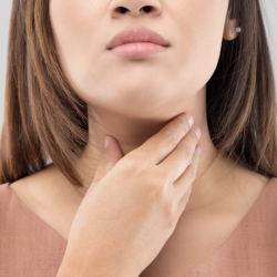 Penyebab dan Cara Mengobati Radang Tenggorokan