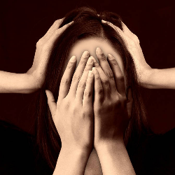 Bagaimana Mengobati Sakit Kepala saat Puasa?