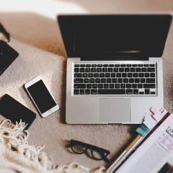 Komunikasi Kesehatan di Era Digital: Tantangan dan Harapan