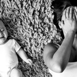 Perbedaan Postpartum Depression dan Baby Blues