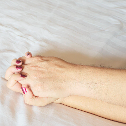 Perlukah Alat Bantu Seks untuk Pasutri?