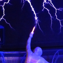 Kakak Syahrini Meninggal Tersengat Listrik, Bagaimana Pertolongan Pertamanya?