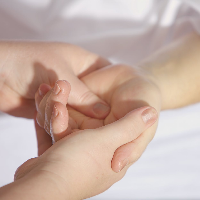 Pijat saat Keseleo, Apakah Boleh?