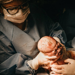 Kenali Perdarahan Normal dan Tidak Normal setelah Melahirkan