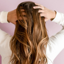 Kok Rambut Rontok setelah Melahirkan?
