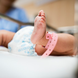 Mengatasi Ruam Popok pada Bayi