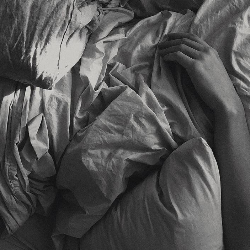 Sakit Kepala Saat Bercinta atau Ketika Mencapai Orgasme? Bisa Jadi Ini Penyebabnya!