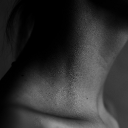 Ini Penyebab Sakit Leher Sebelah Kanan