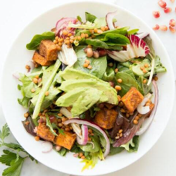 Salad Apa yang Aman untuk Ibu Hamil?