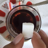 Viral Gula Tinggi di Minuman Teh Kekinian, Ketahui Batas Konsumsi Gula Harian yang Aman!