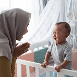 Si Kecil Nempel Terus Enggak Mau Pisah Sama Mums? Ikuti 5 Tips Berikut!