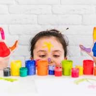 Si Kecil Hobi Corat-Coret Dinding? Bagaimana Mengatasinya?