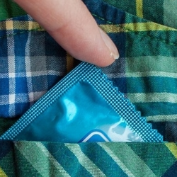 Berani Coba Kondom yang Bisa 'Licin' Sendiri?