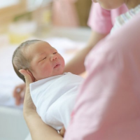 Sudahkah Mums Menjemur Bayi dengan Cara yang Tepat?