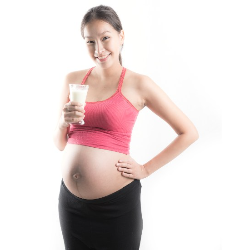 Jangan Sampai Skip Minum Susu Selama Hamil ya, Mums!