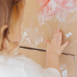 Tahan, Jangan Emosi. Yuk, Lakukan Ini jika Anak Mencoret Tembok