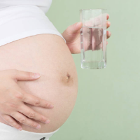 Tak Hanya Makanan, Kualitas Air Minum Ibu Hamil juga Harus Bagus