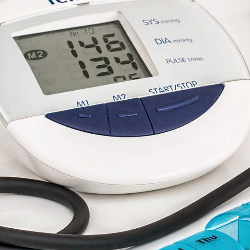 Tanda-tanda Darah Tinggi Bisa Dirasakan di Wajah Lho!