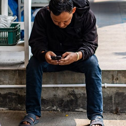 Tanda-Tanda Kecanduan HP, Kamu Salah Satunya?