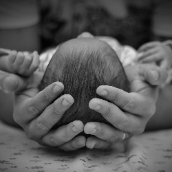 Mums, Kenali Gejala dan Tanda Gegar Otak pada Bayi!