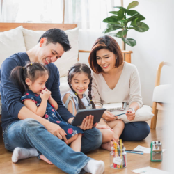 8 Tanda Pria Benar-benar Mencintai Pasangannya. Mums Perlu Tahu!