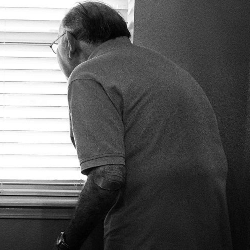 Tantangan dan Pentingnya Deteksi Dini Demensia di Indonesia