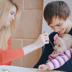 Tata Cara Pemberian MPASI untuk Bayi 6 Bulan