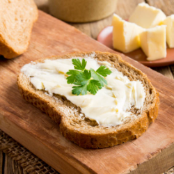 Menyiapkan Sarapan Si Kecil, Jangan Asal Kenyang ya Mums!