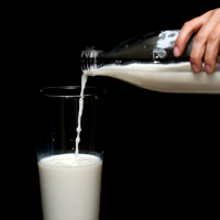 Apakah Susu Rendah Lemak Lebih Sehat dari Susu Full Cream?