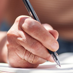 Cek Tipe Kepribadianmu dari Tulisan Tangan, Ukuran Huruf Ikut Menentukan Lho!