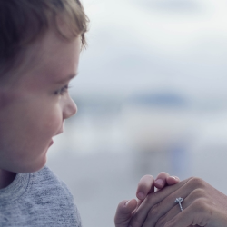 10 Tips agar Si Kecil Bisa Menjaga Diri dari Orang Asing