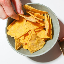 Doyan Ngemil? Ketahui Tips Sehat Mengonsumsi Camilan!