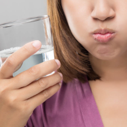 Gargling 2 Kali Sehari Saat Sahur dan Berbuka Efektif Cegah Sakit Tenggorokan dan Gangguan Mulut