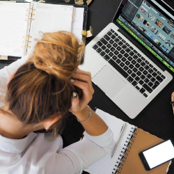 Lakukan Ini agar Tidak Stres saat Kerja!